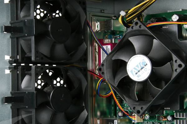 The cooling fan of the all-in-one machine is very noisy!